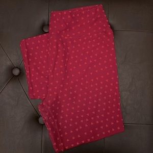 ♥️ LuLaRoe, Women’s One Size, Red heart pattern leggings. ♥️